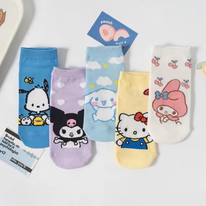 Носочки "Hello Kitty" короткие. Персонажи
