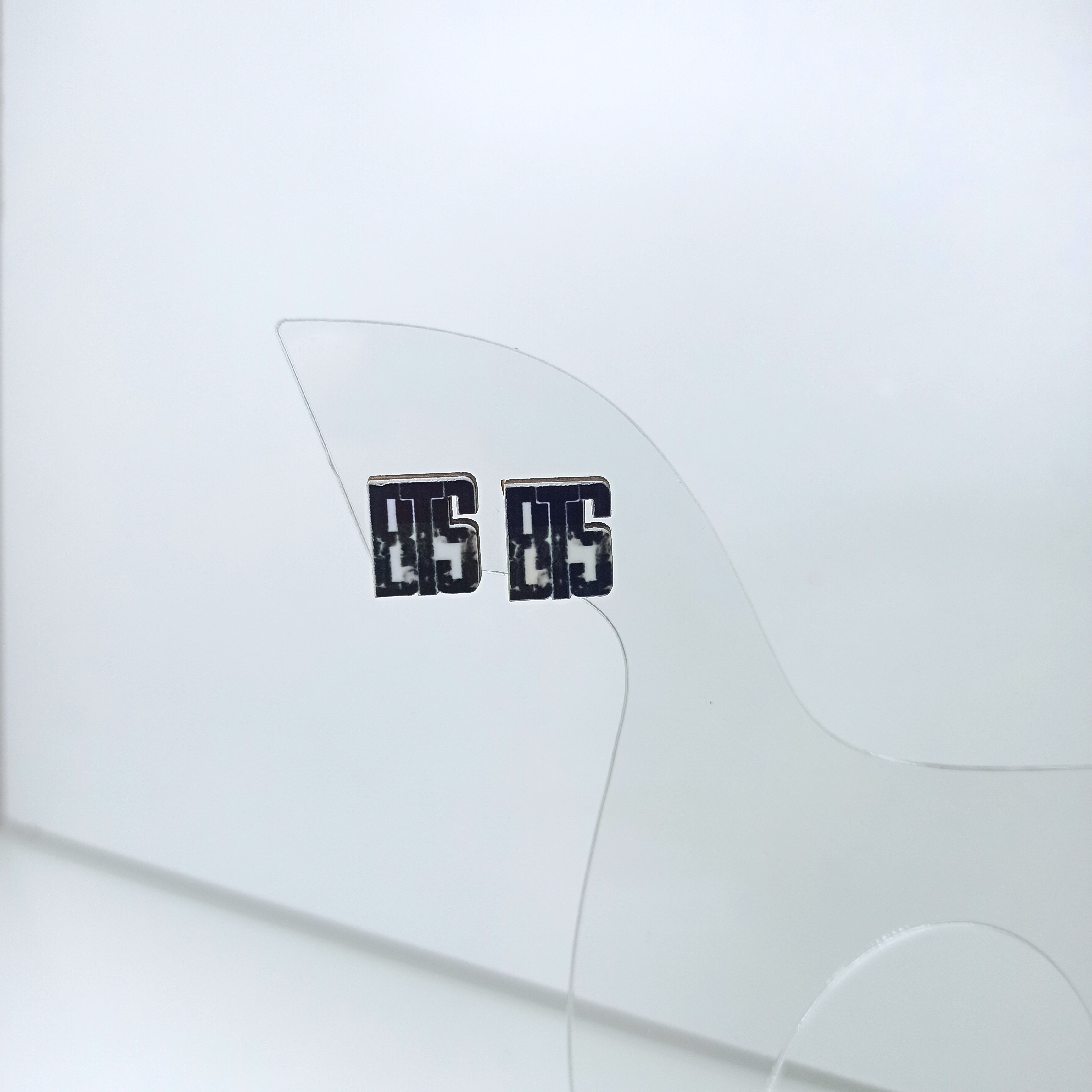 Серьги деревянные "BTS logo"
