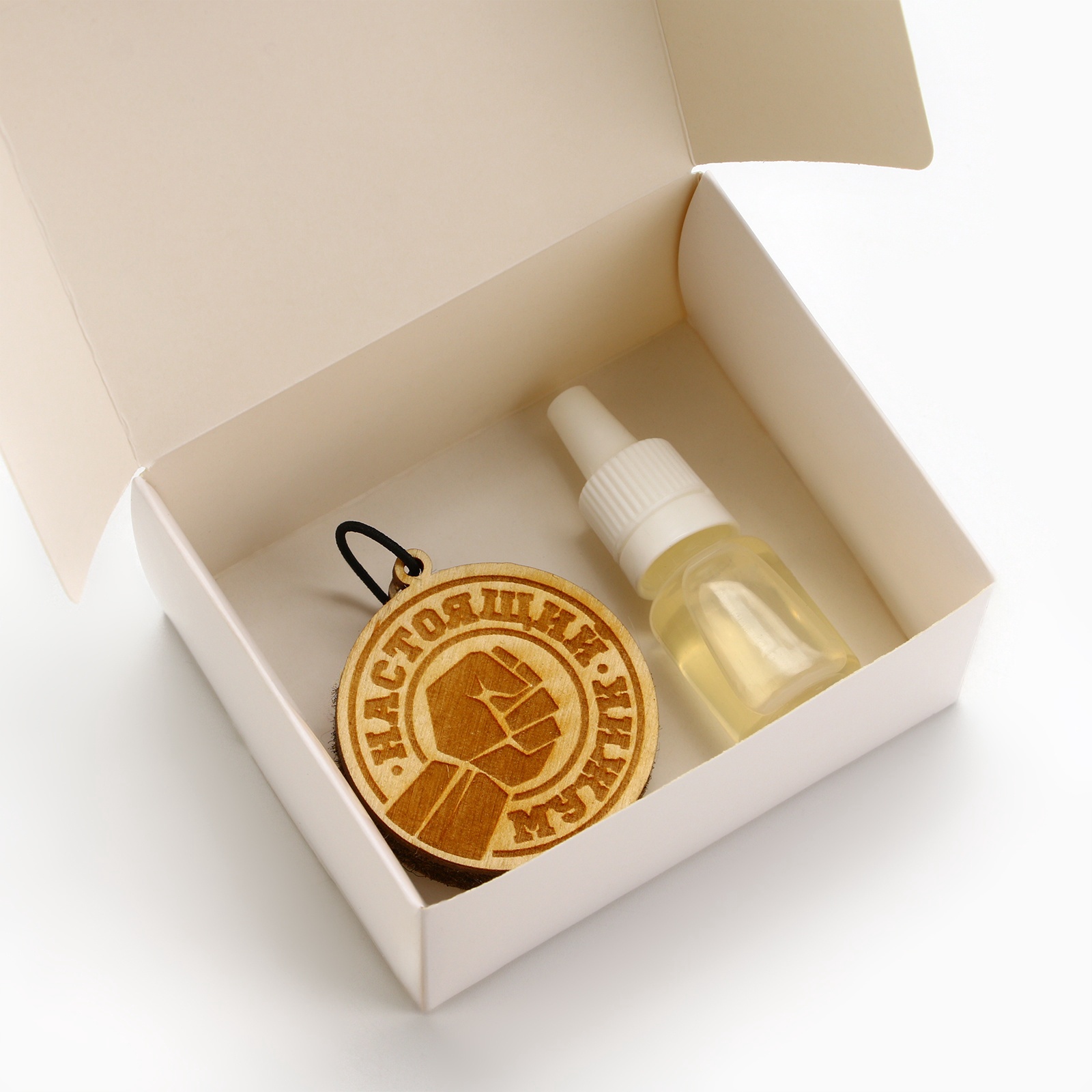 Ароматизатор в автомобиль на 23 Февраля «Будь первым во всем», аромат: новая машина - фото 2