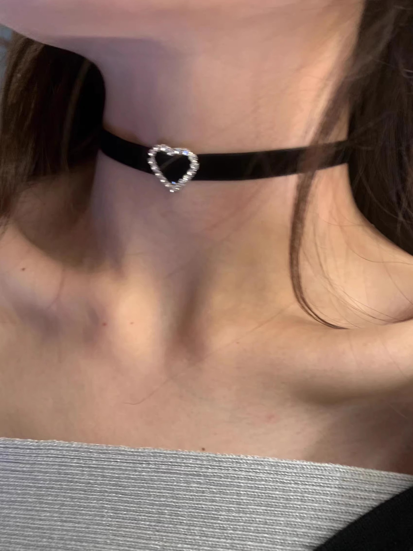 Чокер черный "Сердце из камней"