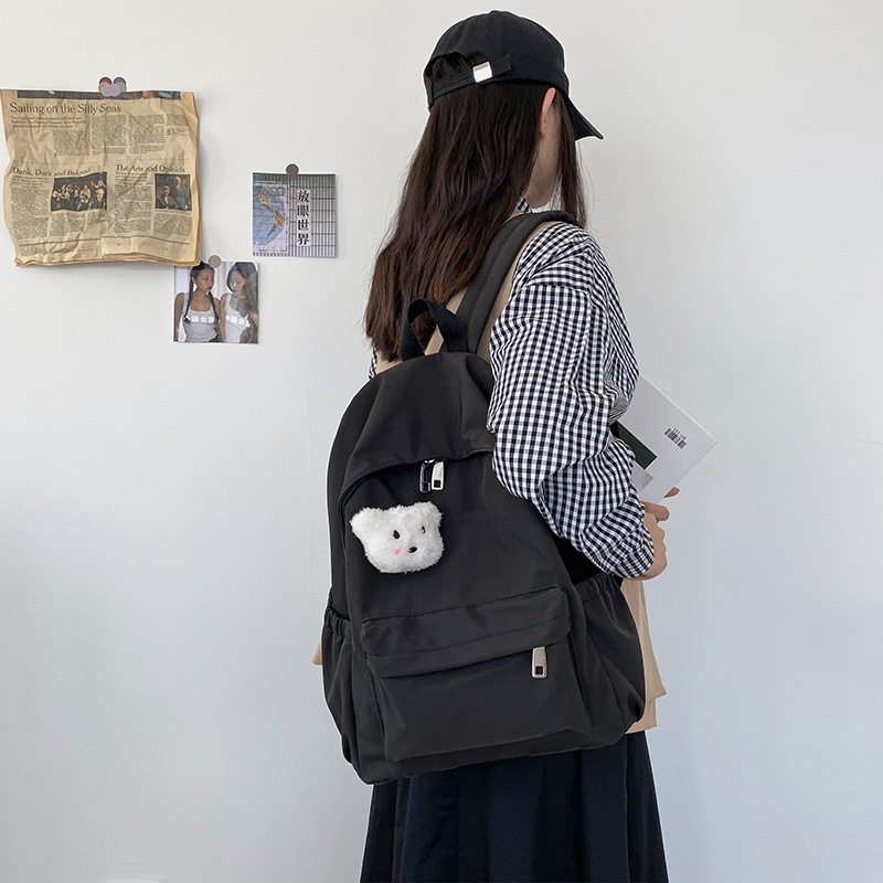 Рюкзак черный с брелоком "Белый мишка"