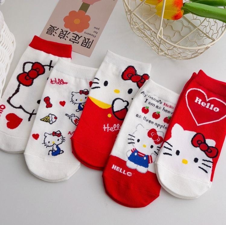 Носочки "Hello Kitty" короткие с красными оттенками