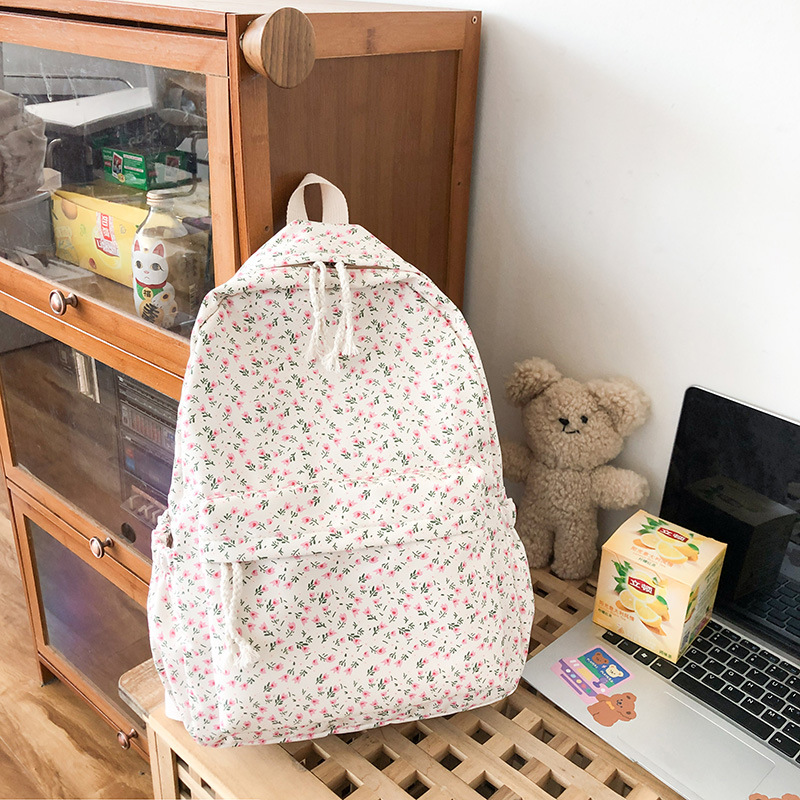 Рюкзак "В цветочек" белый